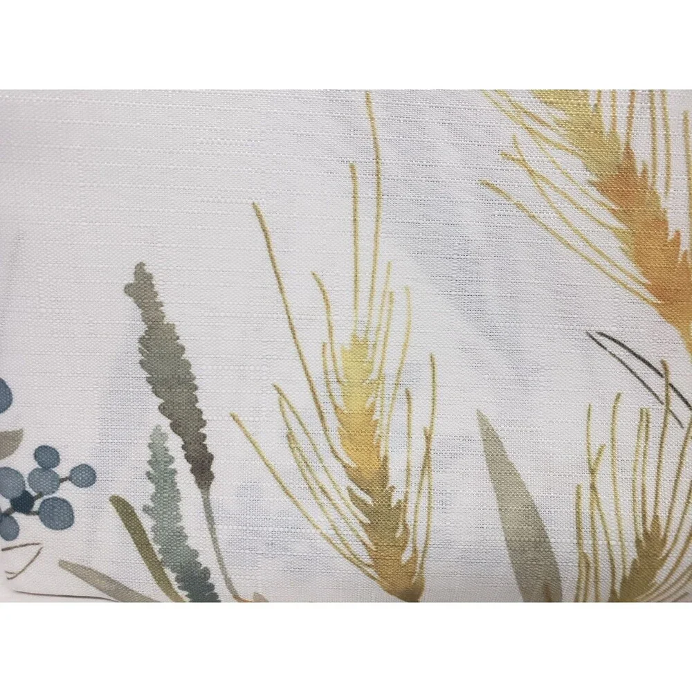 1 Printed Fabric Tablecloth, 60